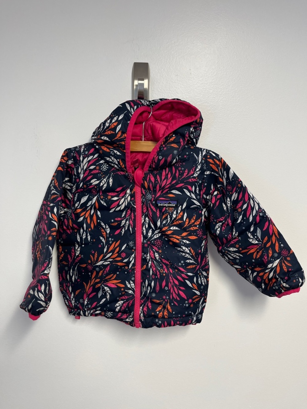 Patagonia Reversible hooded Down Sweater with Pink & Orange Leaf Pattern Size 2T